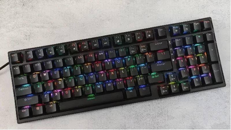 全键热插拔，可玩性更高，钛度K850彩戏师机械键盘体验