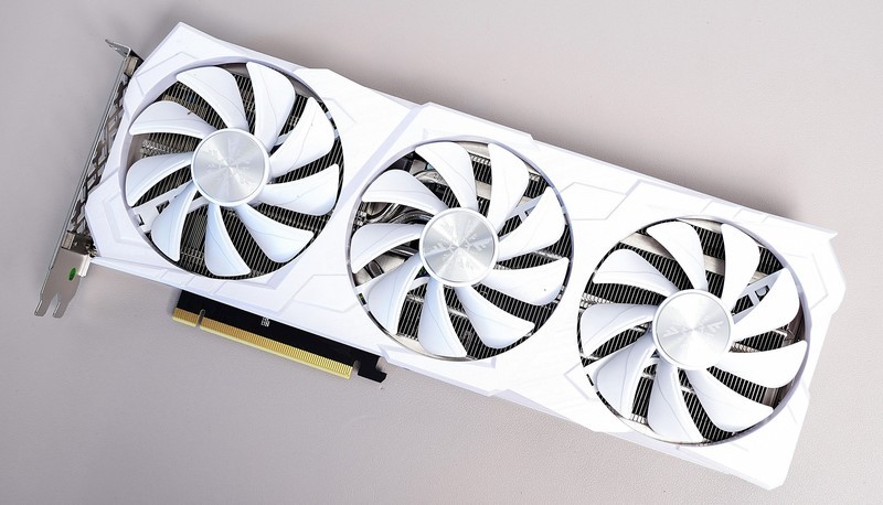 更薄更省电，万元以内整机预算新选择：耕升 RTX 4070 踏雪评测