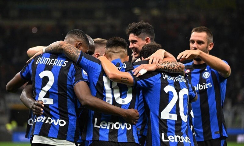 梦回20年前，海洋与热情的激烈碰撞，内拉谈欧冠米兰德比的正确打开方式