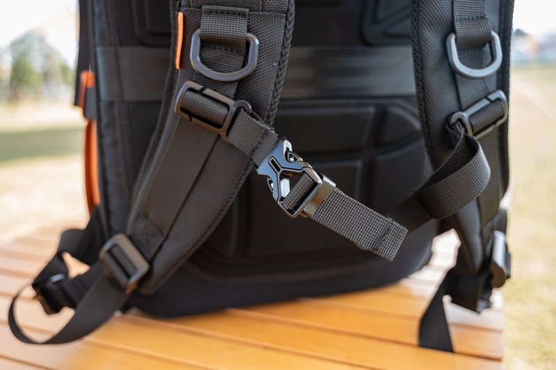 两机三镜笔记本背起就走，入手佰信双肩减重摄影包，三优点三嘈点