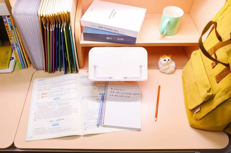 伴学护眼自适应护脊超大收纳 作业帮AI学习桌