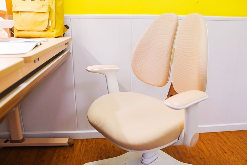 伴学护眼自适应护脊超大收纳 作业帮AI学习桌