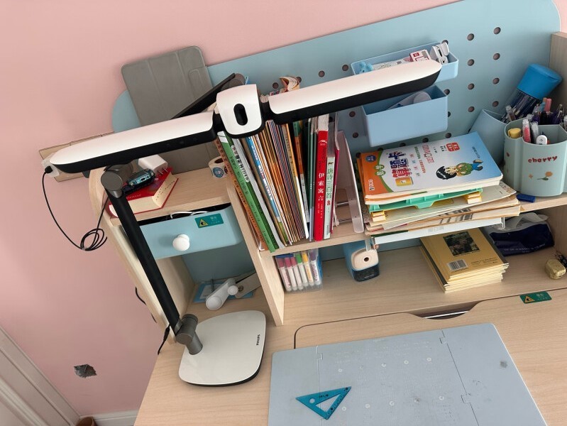 台灯选用什么类型好？四款必选的高口碑护眼台灯