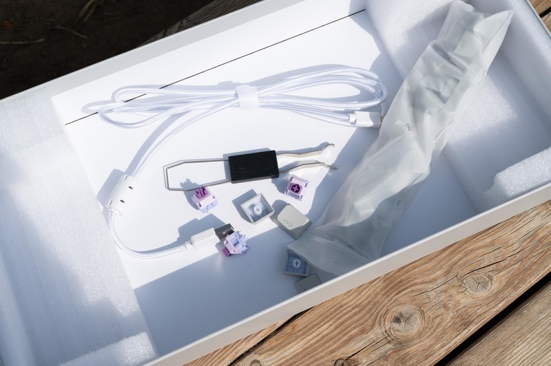 手柄老厂试水电竞键盘，手感丝滑还有灵感旋钮，北通灵感键盘上手