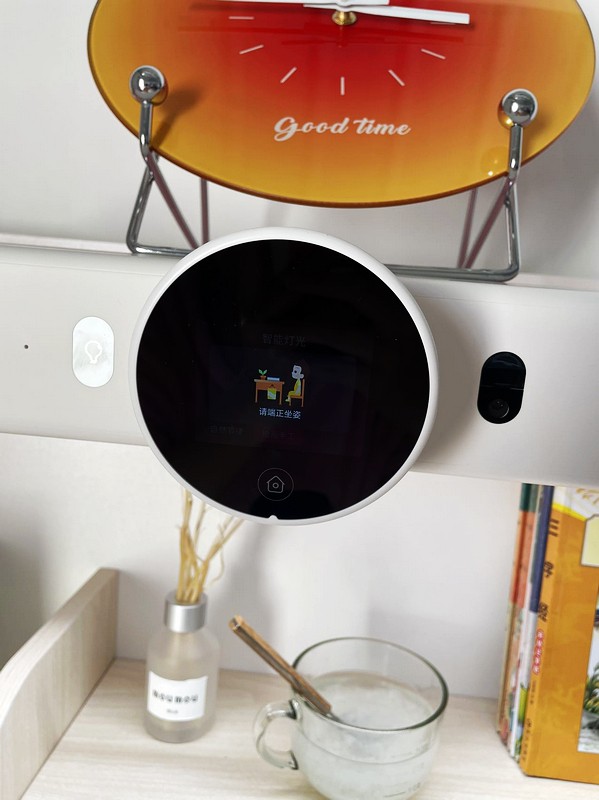 颠覆传统书桌 作业帮AI学习桌