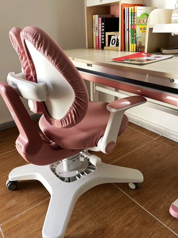 颠覆传统书桌 作业帮AI学习桌