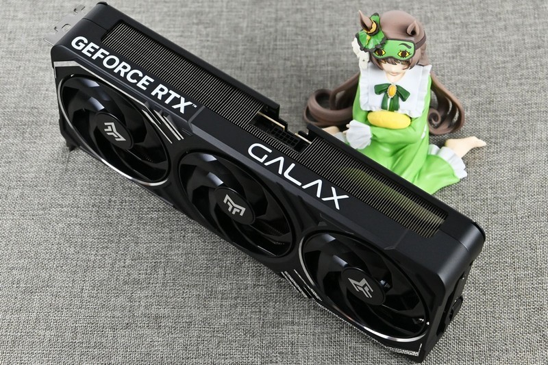 影驰RTX5070Ti金属大师黑金版OC开箱拆解评测：4K+165Hz屏新搭子