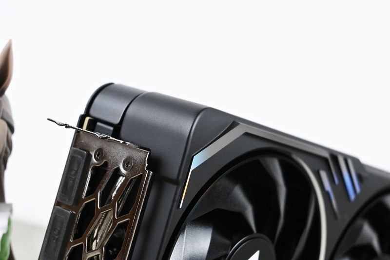 影驰RTX5070Ti金属大师黑金版OC开箱拆解评测：4K+165Hz屏新搭子