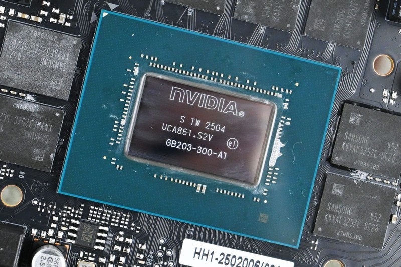 影驰RTX5070Ti金属大师黑金版OC开箱拆解评测：4K+165Hz屏新搭子