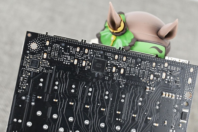 影驰RTX5070Ti金属大师黑金版OC开箱拆解评测：4K+165Hz屏新搭子