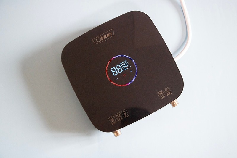 冬天厨房神器，即开即热的奥特朗小厨宝