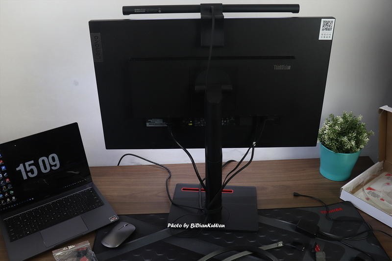 如何压缩成本，解决桌后墙面RGB布光难题？说说我的方案