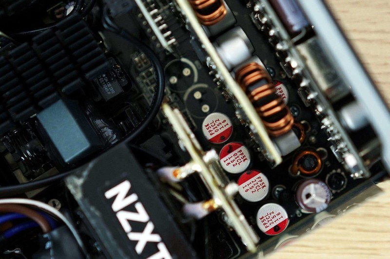 配置豪华、用料扎实，恩杰NZXT C1200 GOLD电源拆解评测