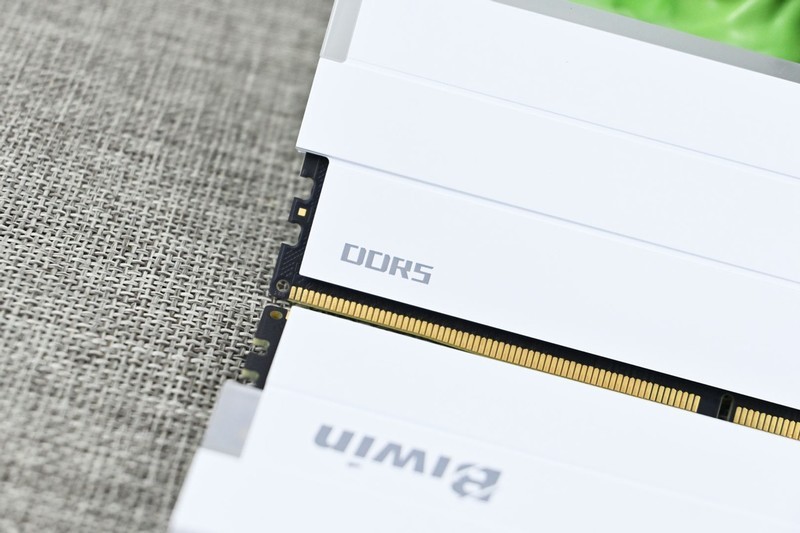 佰维DW100时空行者DDR5 6000 C28 32GB超频试玩：AM5低延迟搭档