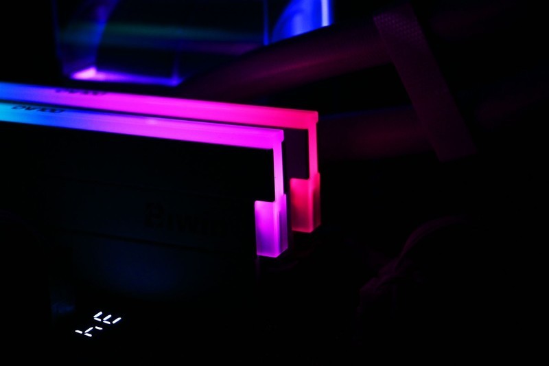 佰维DW100时空行者DDR5 6000 C28 32GB超频试玩：AM5低延迟搭档