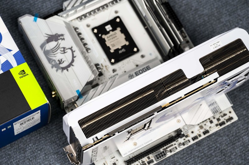 高颜值白色主板，微星MPG B850 EDGE TI WIFI主板开箱分享