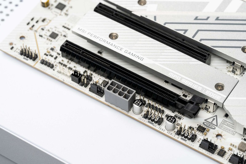 高颜值白色主板，微星MPG B850 EDGE TI WIFI主板开箱分享