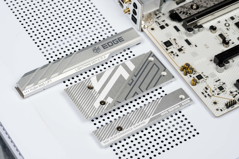 高颜值白色主板，微星MPG B850 EDGE TI WIFI主板开箱分享