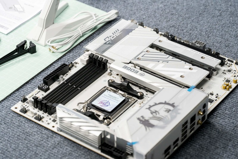 B850刀锋钛主板+RTX5080显卡游戏性能测试，4k游戏随便玩