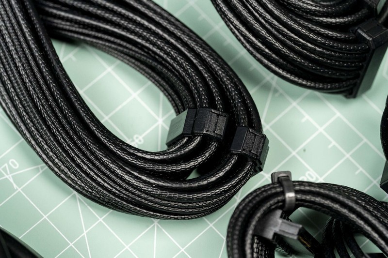 1000W功率喂饱RTX 50显卡，微星MPG A1000GS PCIE5电源使用体验