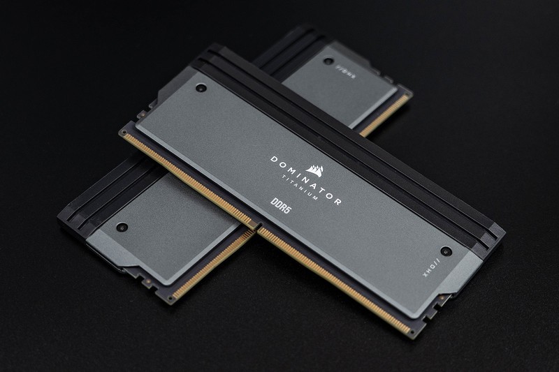 性能与美学的巅峰融合，专为AMD平台优化的统治者泰坦RGB灯条评测