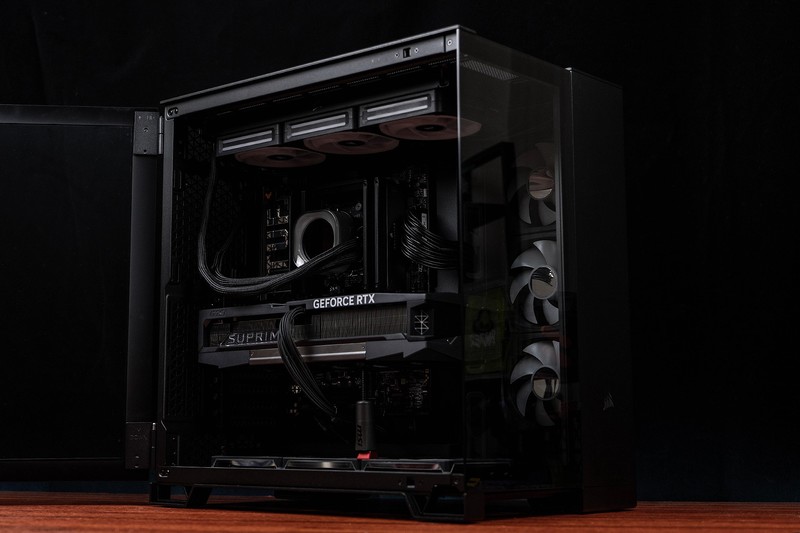 性能与美学的巅峰融合，专为AMD平台优化的统治者泰坦RGB灯条评测