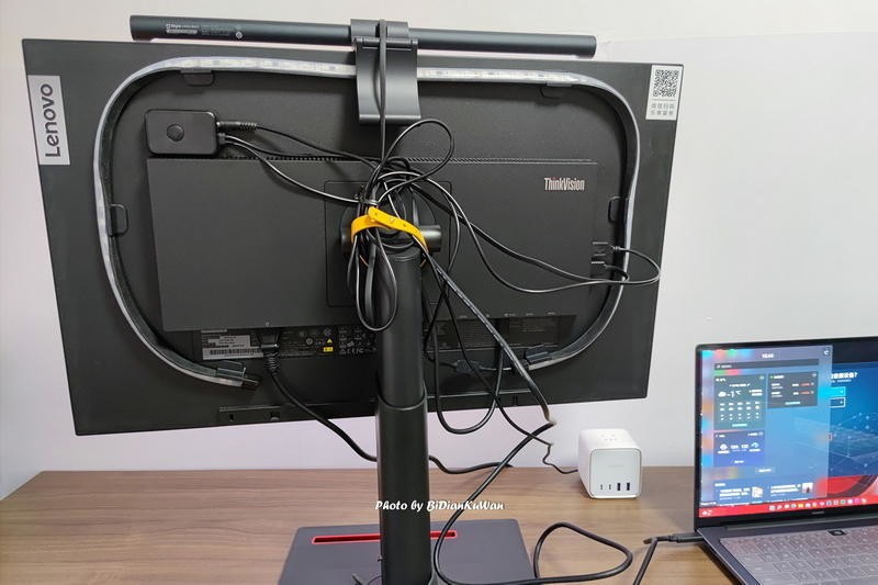 如何压缩成本，解决桌后墙面RGB布光难题？说说我的方案