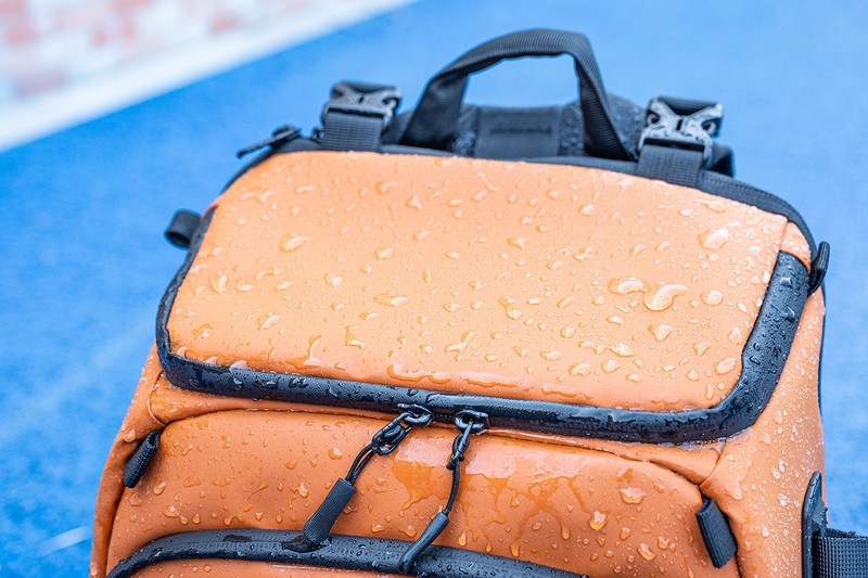 两机三镜笔记本背起就走，入手佰信双肩减重摄影包，三优点三嘈点