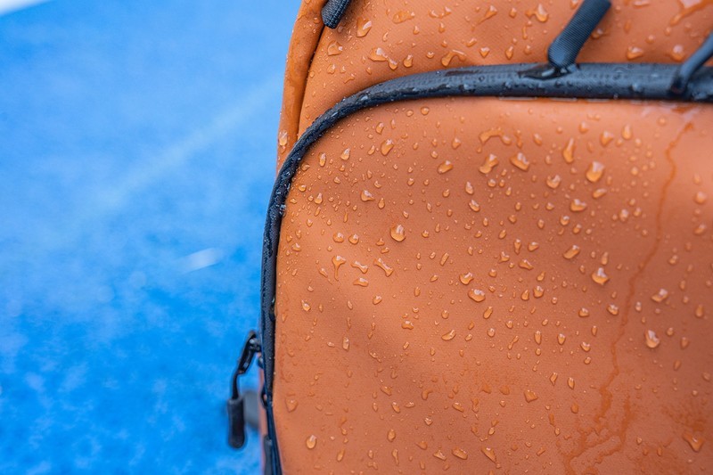 两机三镜笔记本背起就走，入手佰信双肩减重摄影包，三优点三嘈点