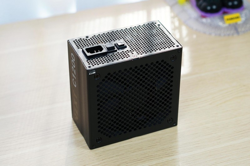 配置豪华、用料扎实，恩杰NZXT C1200 GOLD电源拆解评测