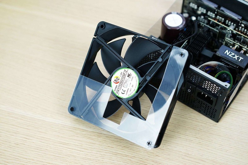 配置豪华、用料扎实，恩杰NZXT C1200 GOLD电源拆解评测