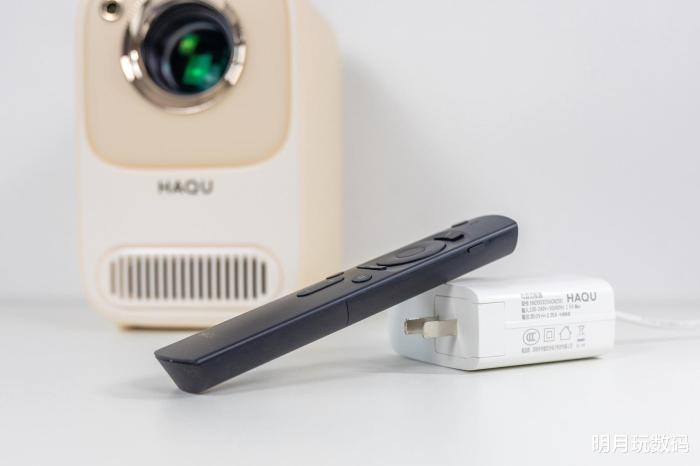 哈趣H2上手一周后的真实感受：白天也能看的千元投影