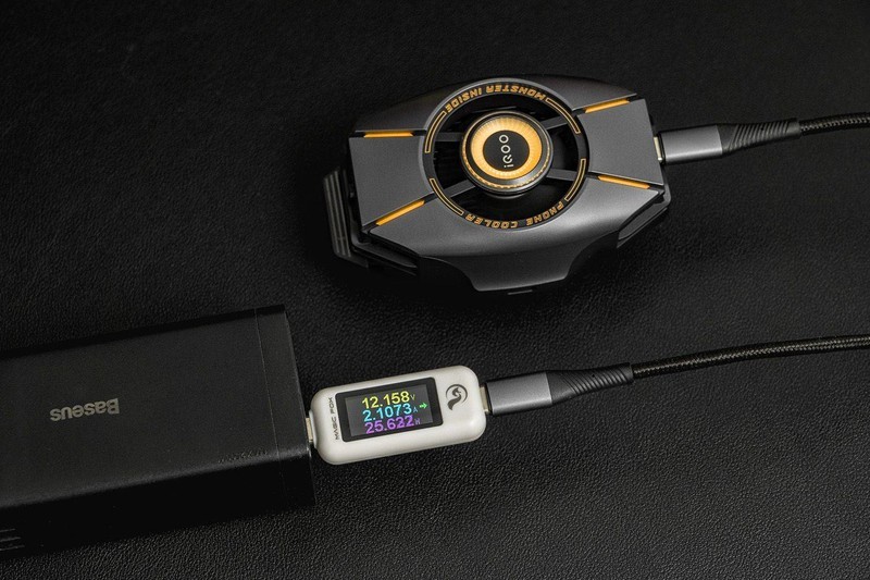 真的可以结冰！凝结效果肉眼可见，iQOO散热背夹2 Pro评测