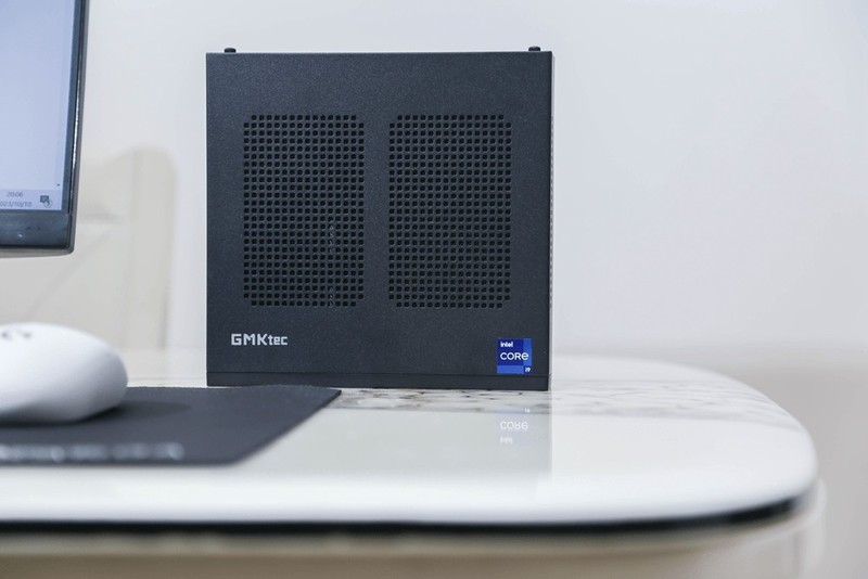 两千元i9你敢信？入手极摩客M4迷你主机，跑分100多万，散热真强