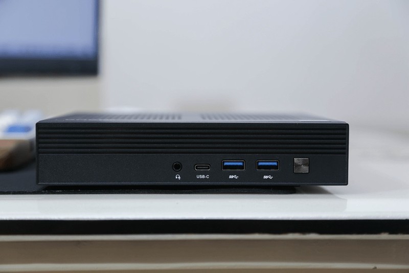 两千元i9你敢信？入手极摩客M4迷你主机，跑分100多万，散热真强