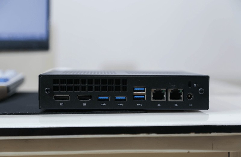 两千元i9你敢信？入手极摩客M4迷你主机，跑分100多万，散热真强