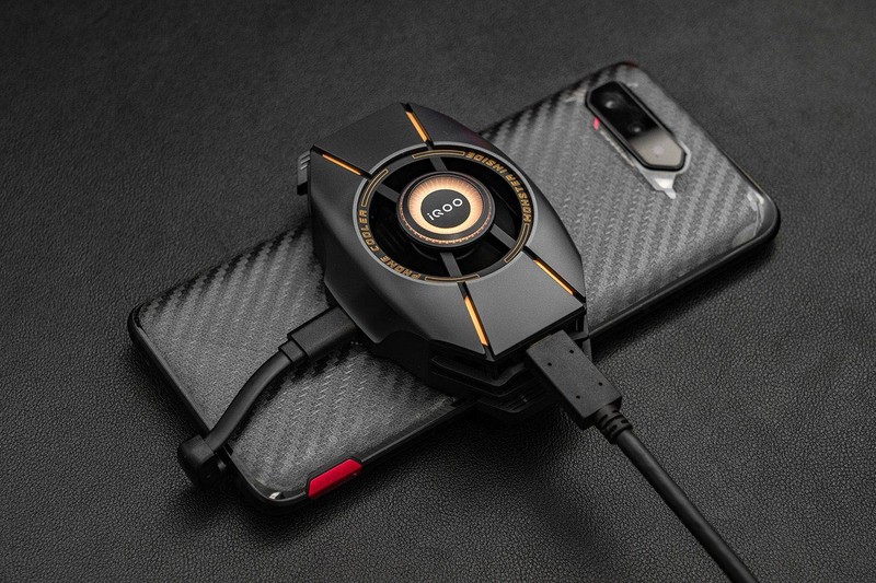 真的可以结冰！凝结效果肉眼可见，iQOO散热背夹2 Pro评测