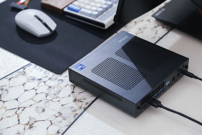 两千元i9你敢信？入手极摩客M4迷你主机，跑分100多万，散热真强