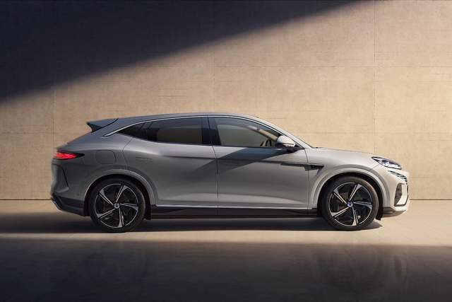 “打铁还需自身硬”！腾势N7实演了什么叫第一梯队的实力