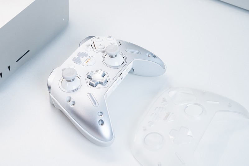 让人爱不释手的游戏手柄，北通宙斯2光轴精英手柄体验