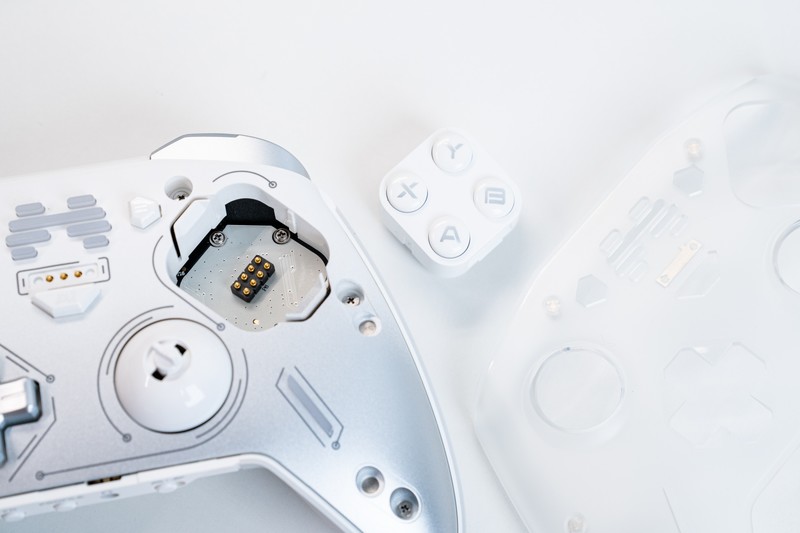 让人爱不释手的游戏手柄，北通宙斯2光轴精英手柄体验