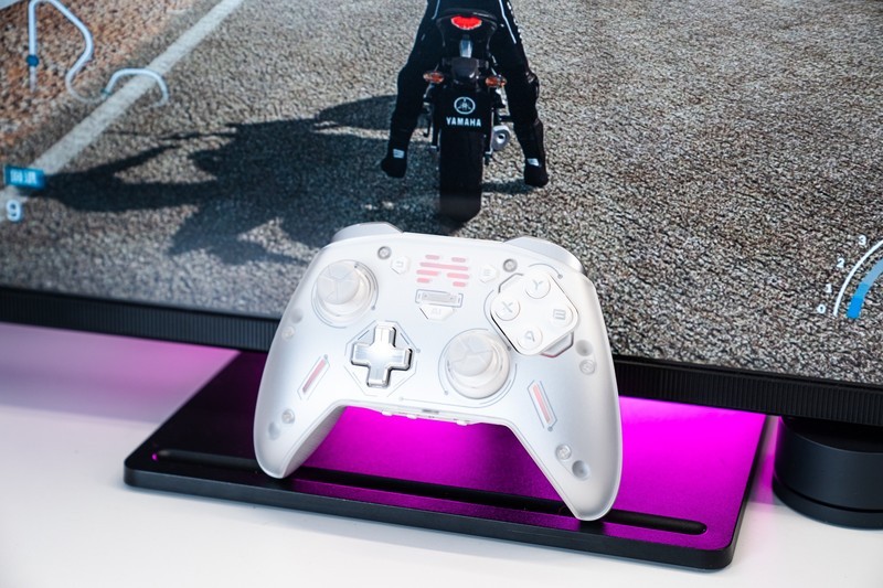 让人爱不释手的游戏手柄，北通宙斯2光轴精英手柄体验