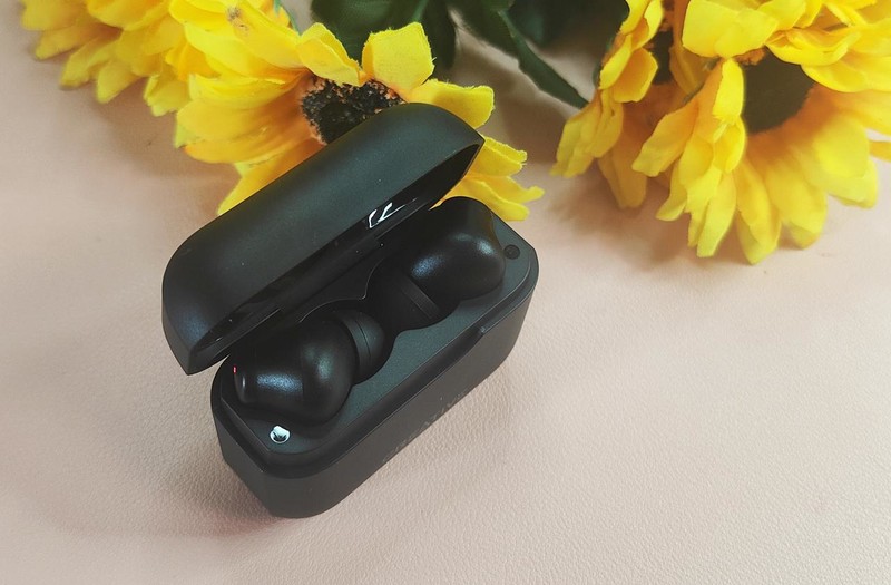 定位亲民、主动降噪、无线充电、创新Zen Air2真无线耳机