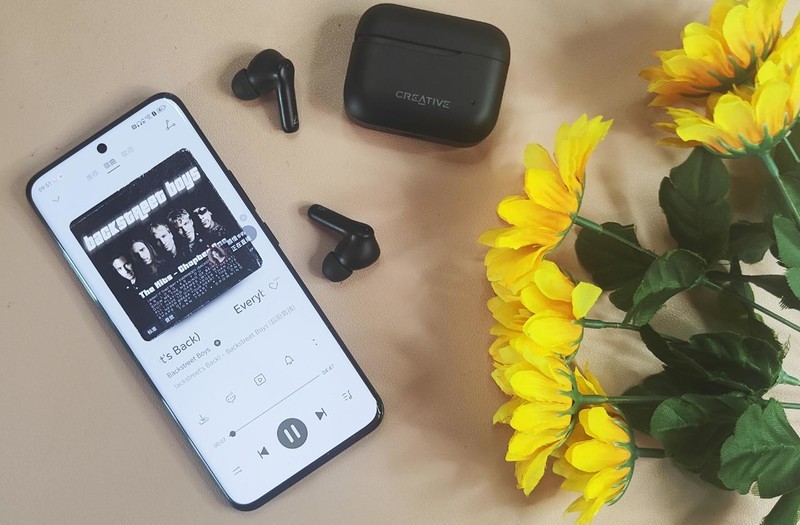 定位亲民、主动降噪、无线充电、创新Zen Air2真无线耳机