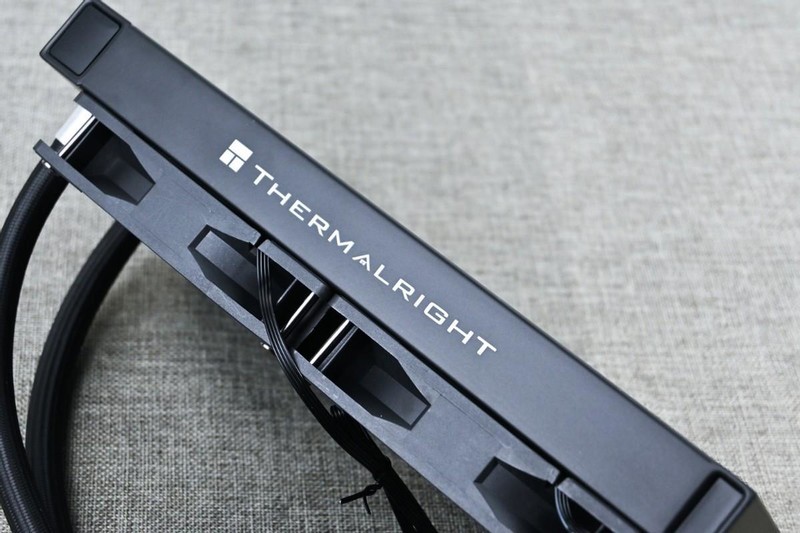 利民FrozenPrism240冰封棱镜水冷散热器试玩：当风冷扣具遇上水冷