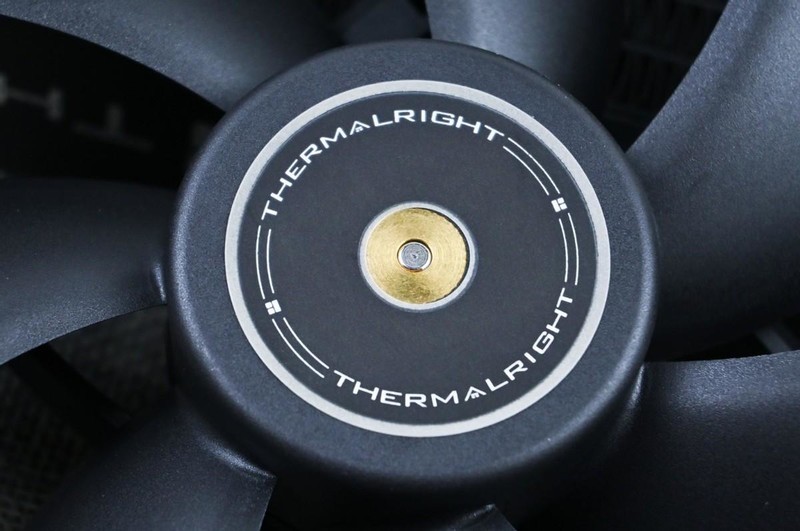 利民FrozenPrism240冰封棱镜水冷散热器试玩：当风冷扣具遇上水冷