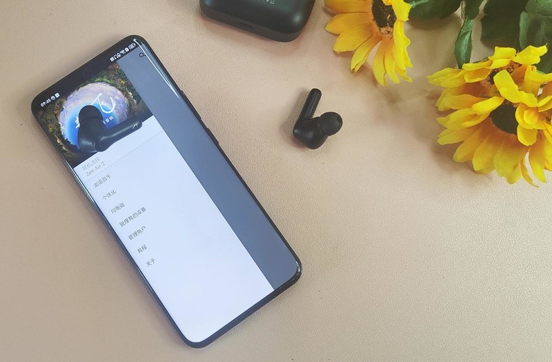 定位亲民、主动降噪、无线充电、创新Zen Air2真无线耳机