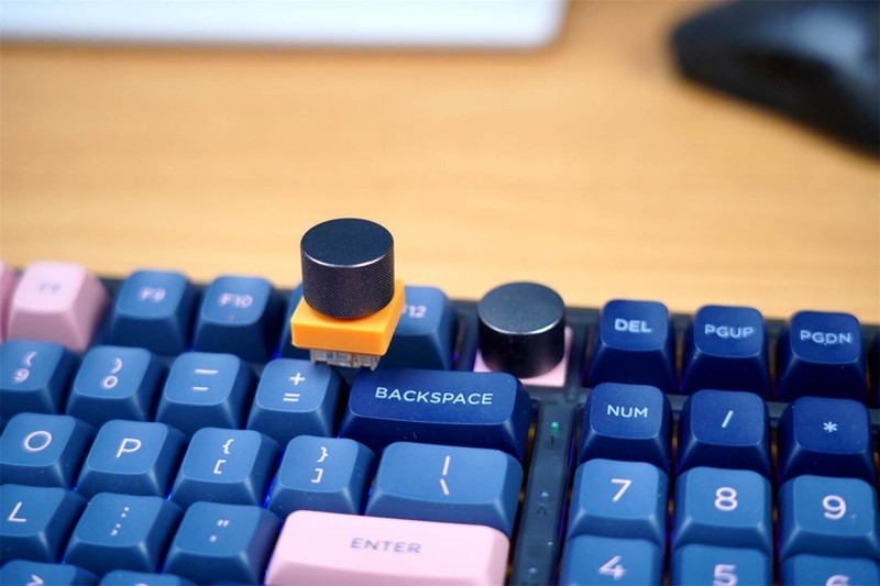 硬盘内卷，键盘也内卷，小呆虫GK980三模键盘低价高能，为你所用