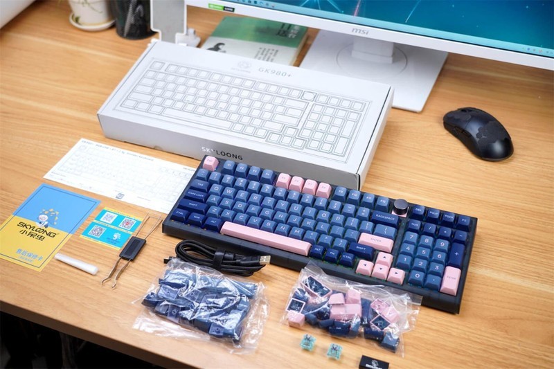 硬盘内卷，键盘也内卷，小呆虫GK980三模键盘低价高能，为你所用