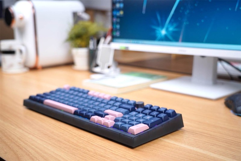 硬盘内卷，键盘也内卷，小呆虫GK980三模键盘低价高能，为你所用